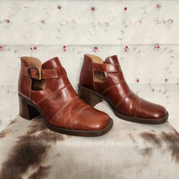 Vintage Italian Leather Fisherman Loafers - Picture 3 of 14